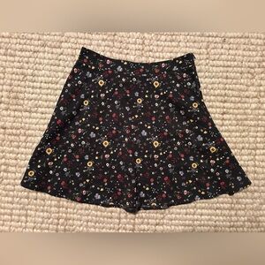 Ivy & Main floral mini skirt